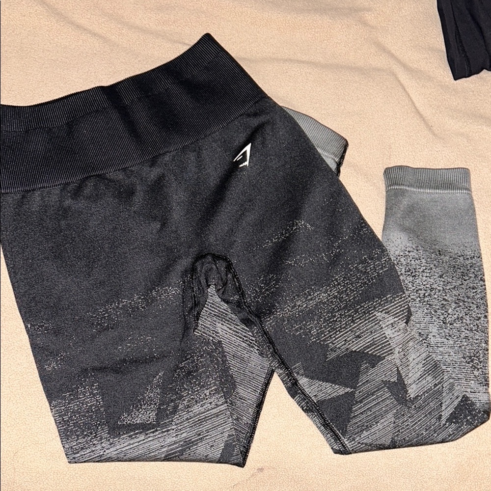 Gymshark Ombré Black and Gray High-Waisted Leggings